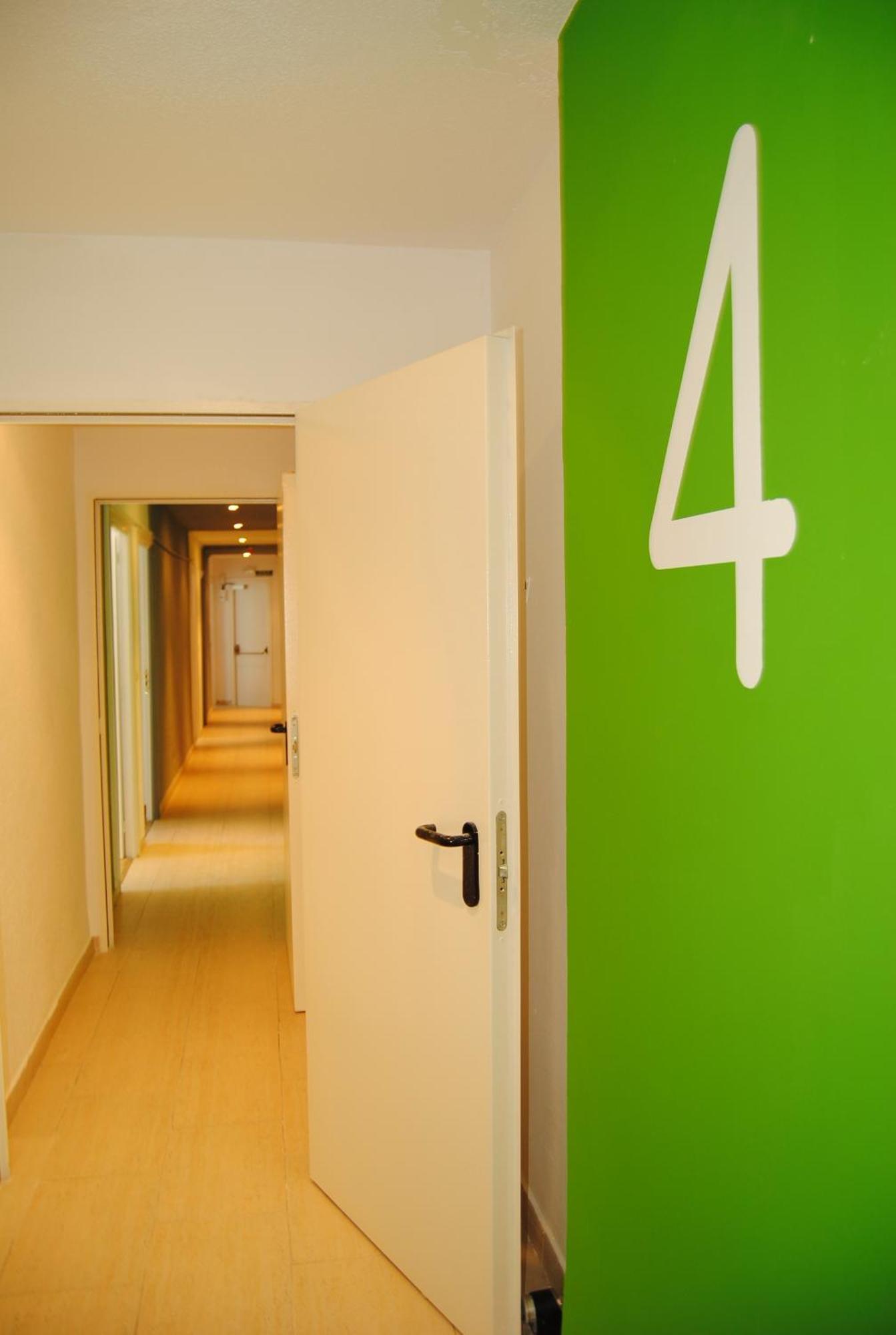 Euromadrid Hostel Kültér fotó
